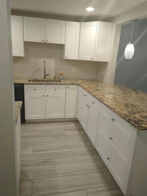 205-5985 Forest Hill Blvd, West Palm Beach, FL, 33415-5572 | Card Image