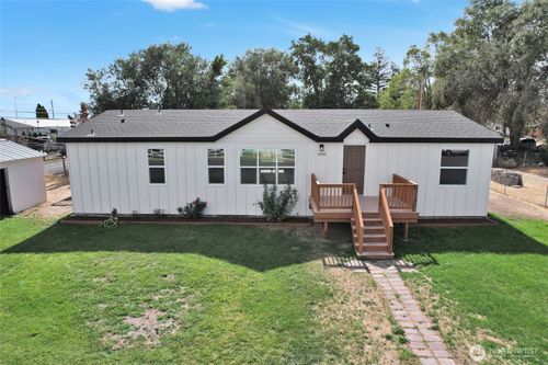 19120 Franklin St Nw, Soap Lake, WA, 98851-9616 | Card Image