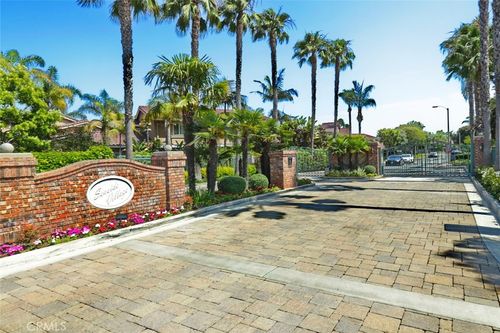 7825 Seaglen Dr, Huntington Beach, CA, 92648-5705 | Card Image