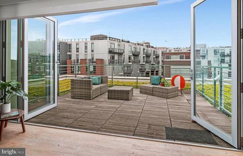 r401-1932 9th St Nw, WASHINGTON, DC, 20001-5146 | Card Image