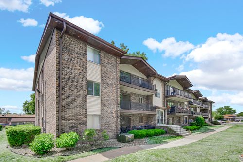 77-13540 Lawler Ave, Crestwood, IL, 60418-1753 | Card Image