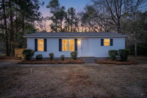 421 Vienna Cir, Fort Valley, GA, 31030-3117 | Card Image