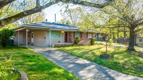 9720 Brooks Ln, Little Rock, AR, 72205-2104 | Card Image