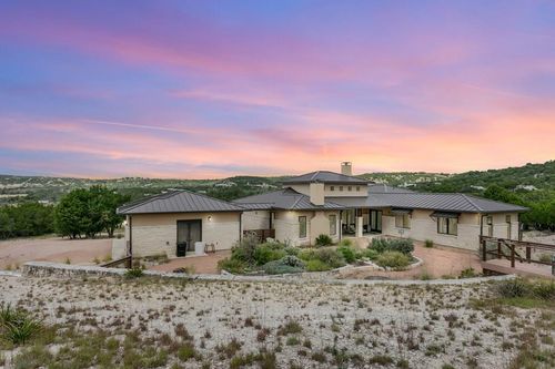 756 Cool Water Ranch Rd, Fredericksburg, TX, 78624-2227 | Card Image