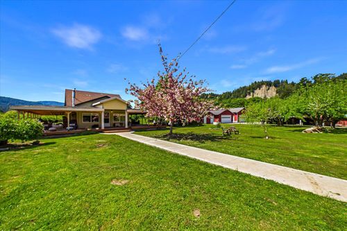 218 Tierney Rd, Redcrest, CA, 95569-9605 | Card Image