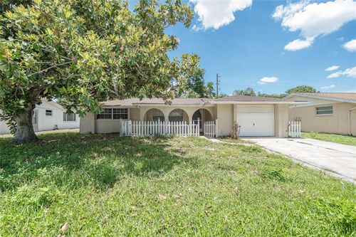 7911 Foxwood Dr, NEW PORT RICHEY, FL, 34653-2133 | Card Image