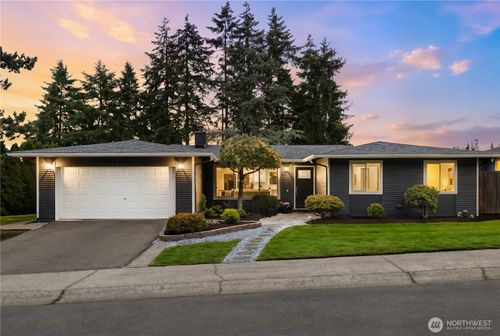 7608 140th Pl Ne, Redmond, WA, 98052-4124 | Card Image