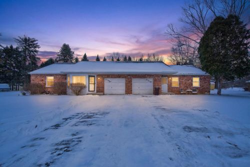 946-948 Hogsback Rd, Mason, MI, 48854-9570 | Card Image