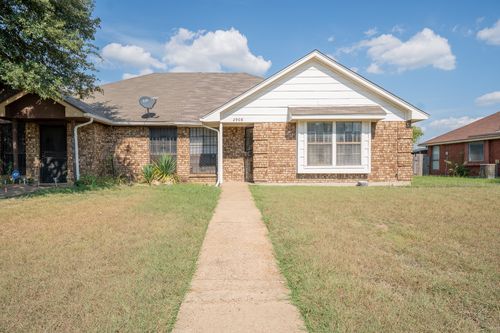 2908 Stonycroft Dr, Lancaster, TX, 75134-3718 | Card Image