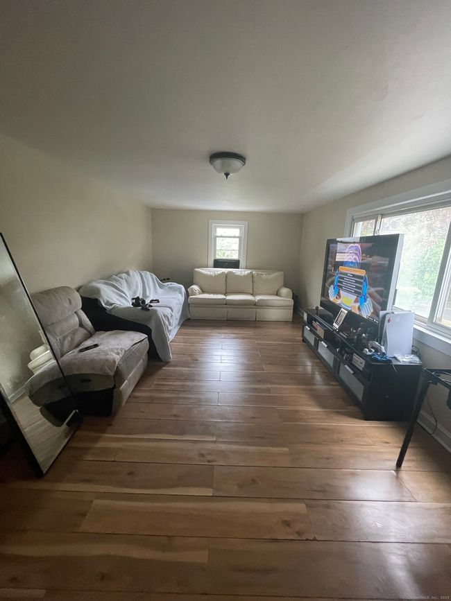 81 Benedict St, Home with 3 bedrooms, 1 bathrooms and 2 parking in Norwalk CT | Image 9
