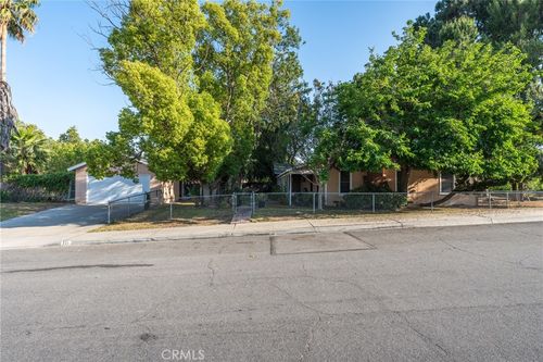 751 S Linden Ave, Bloomington, CA, 92316-1217 | Card Image