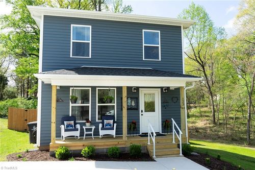 123 Hilton Dr, Winston Salem, NC, 27127-6033 | Card Image