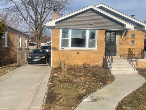 654 W 111th St, Chicago, IL, 60628-4044 | Card Image