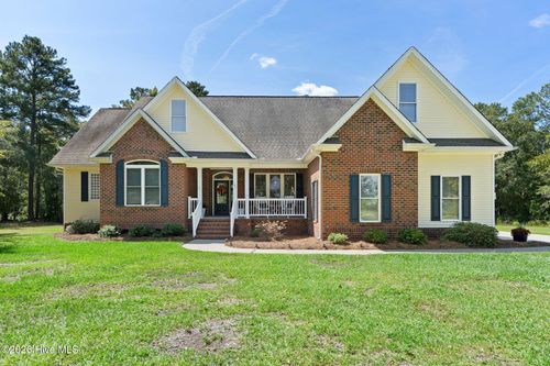 83 W Waverly Dr, Burgaw, NC, 28425-4451 | Card Image