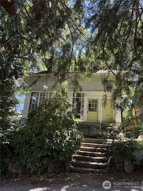 1821 E Howell St, Seattle, WA, 98122-2815 | Card Image