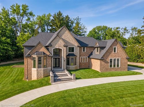 3080 Chickering Ct, Bloomfield Hills, MI, 48302-1404 | Card Image