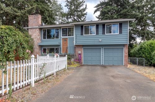 33712 37th Pl Sw, Federal Way, WA, 98023-2958 | Card Image