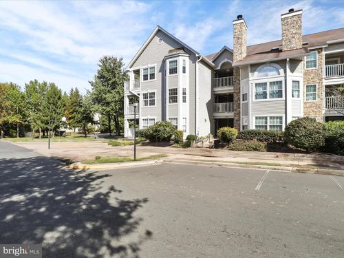 unit-15-5601 Willoughby Newton Dr, CENTREVILLE, VA, 20120-1901 | Card Image