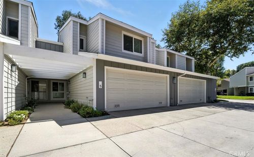 217-18221 Andrea Cir N, Northridge, CA, 91325-1171 | Card Image