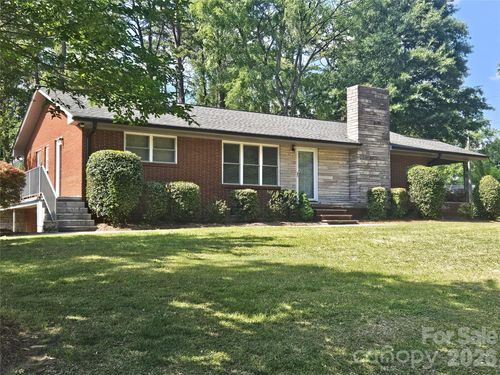 557 Goldmoor Dr Ne, Concord, NC, 28025-2515 | Card Image