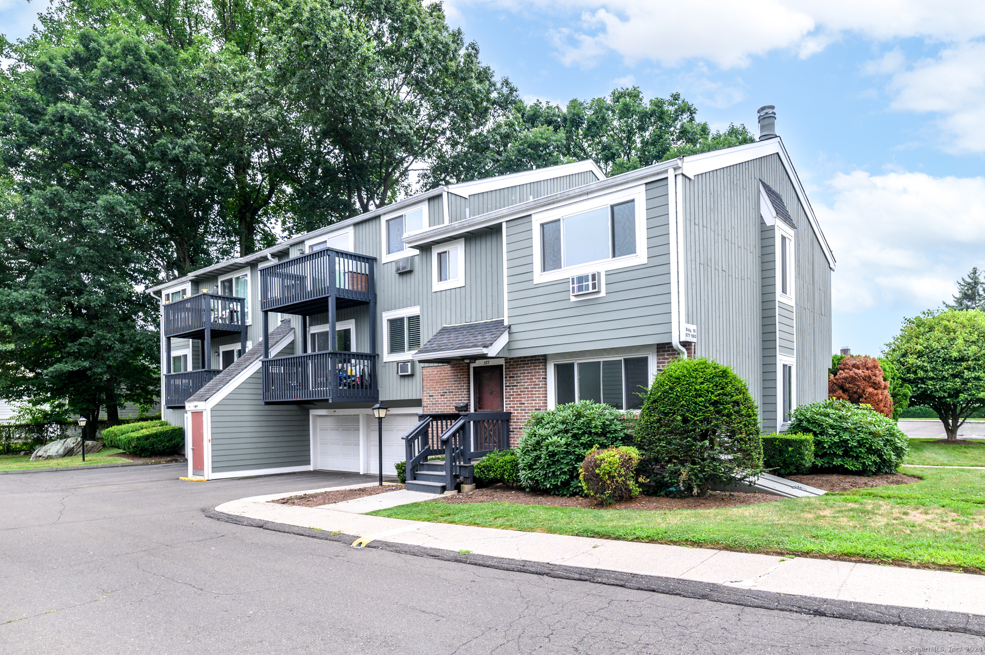 Glendale Ave, Bridgeport, CT 06606