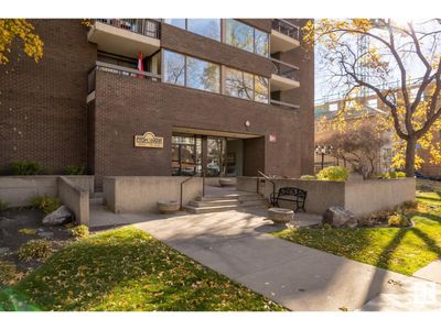 1702 - 10025 113 St Nw, Condo with 2 bedrooms, 2 bathrooms and 1 parking in Edmonton AB | Image 2