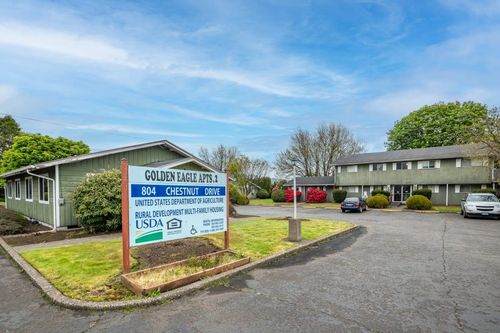 804 Chestnut Dr, Tillamook, OR, 97141-3664 | Card Image