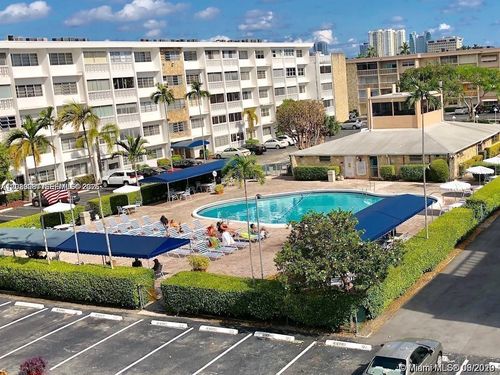 206a-215 Se 3rd Ave, Hallandale Beach, FL, 33009-5604 | Card Image