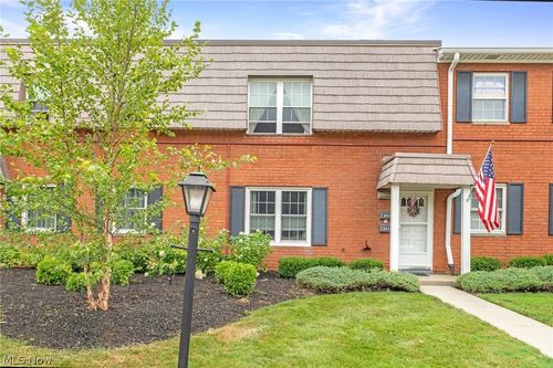 a108-2719 Pease Drive, Rocky River, OH, 44116 | Card Image