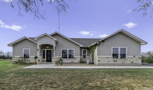 105 Hidden Hvn, Floresville, TX, 78114-0060 | Card Image