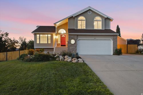 2313 E Rockview Dr, Sandy, UT, 84092-7255 | Card Image