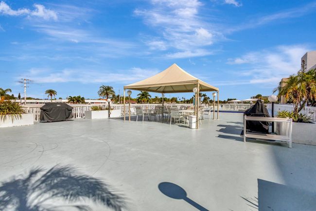 APT-503 - 301 Lake Shore Dr, Condo with 2 bedrooms, 2 bathrooms and null parking in Lake Park FL | Image 33