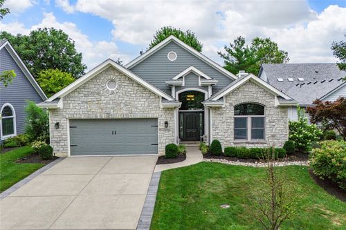 9727 Greenside Ct, Centerville, OH, 45458-6025 | Card Image