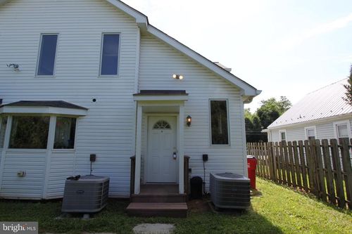 a-1057 Jefferson Ave, CHARLES TOWN, WV, 25414-1240 | Card Image