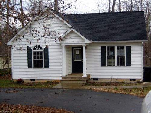 2864 Maple Avenue, Burlington, NC, 27215 | Card Image