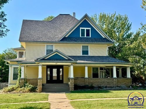 210 N 8th St, Hiawatha, KS, 66434-2109 | Card Image