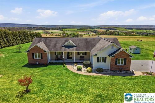 495 Rabbit Run Rd, Andreas, PA, 18211-3152 | Card Image