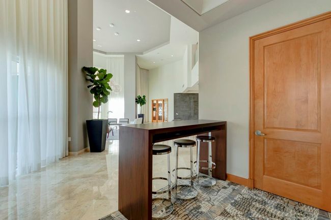 APT-401 - 99 Se Mizner Blvd, Condo with 2 bedrooms, 2 bathrooms and null parking in Boca Raton FL | Image 19
