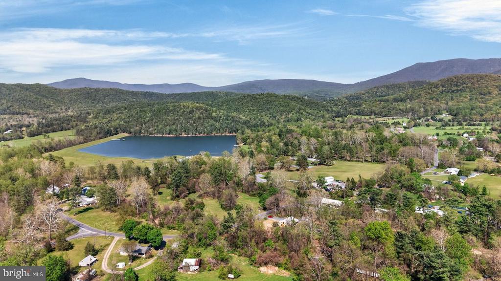 Residential in LURAY 4