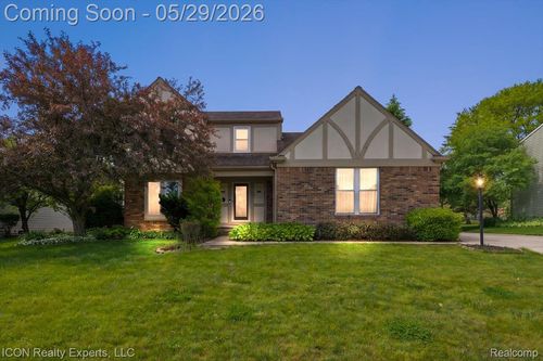 44831 Huntington Dr, Novi, MI, 48375-2223 | Card Image
