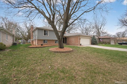 45459 Brunswick Dr, Canton, MI, 48187-1528 | Card Image