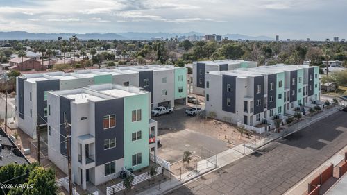 2-2601 E Clarendon Ave, Phoenix, AZ, 85016-6733 | Card Image