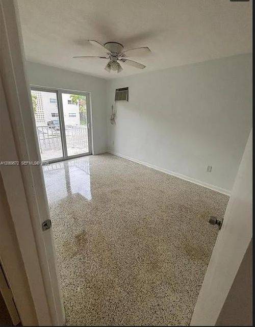 5-1380 Sw 2nd St, MIAMI, FL, 33135-2367 | Card Image