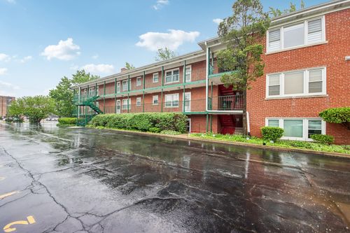 8-1855 Parkside Dr, Park Ridge, IL, 60068-1046 | Card Image