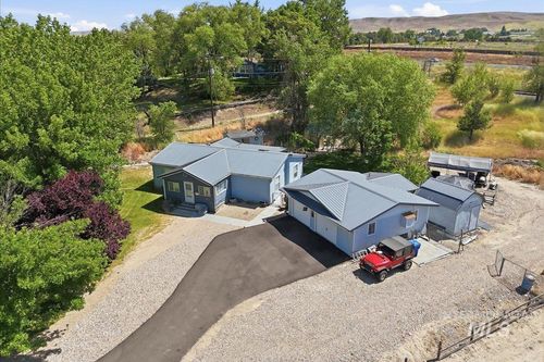 10762 N River Rd, Payette, ID, 83661-5061 | Card Image
