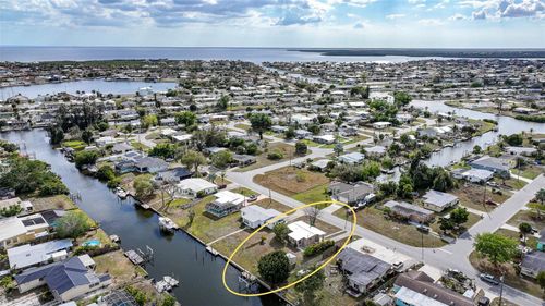 731 Palmetto Dr Ne, PORT CHARLOTTE, FL, 33952-8261 | Card Image