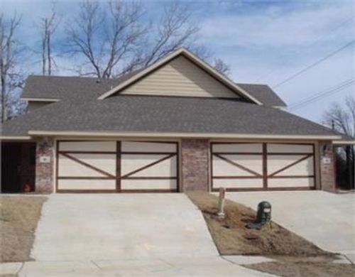 10 S Woodsprings Dr, Fayetteville, AR, 72701-7966 | Card Image