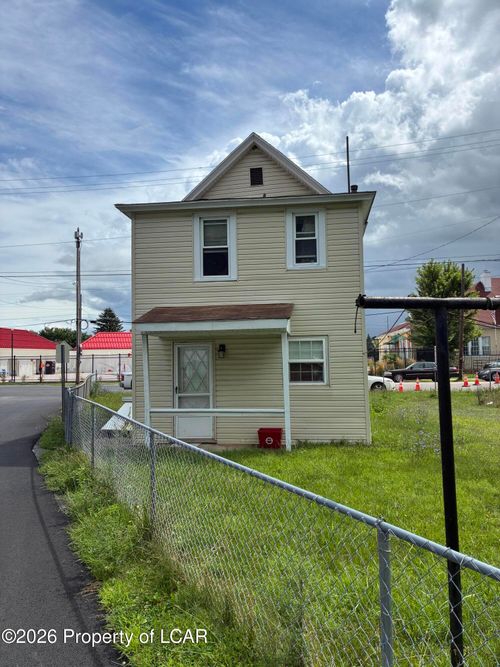 987 Providence Rd, Scranton, PA, 18508-2540 | Card Image