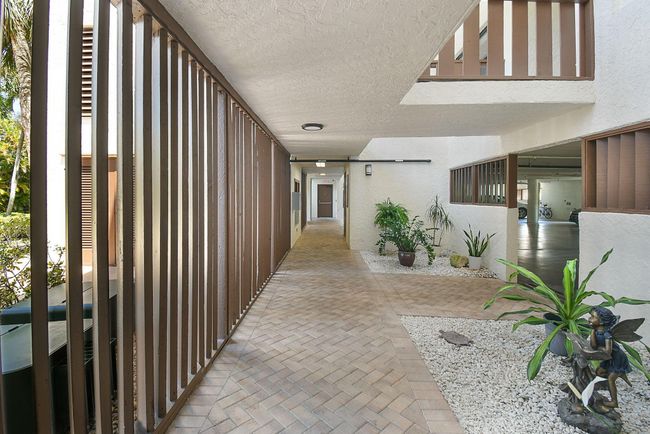 APT-201B - 162 Se Saint Lucie Blvd, Condo with 3 bedrooms, 2 bathrooms and null parking in Stuart FL | Image 29