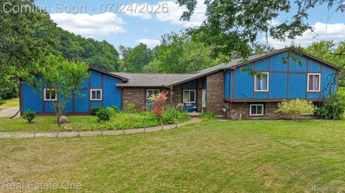 11201 Horton Rd, Holly, MI, 48442-8405 | Card Image